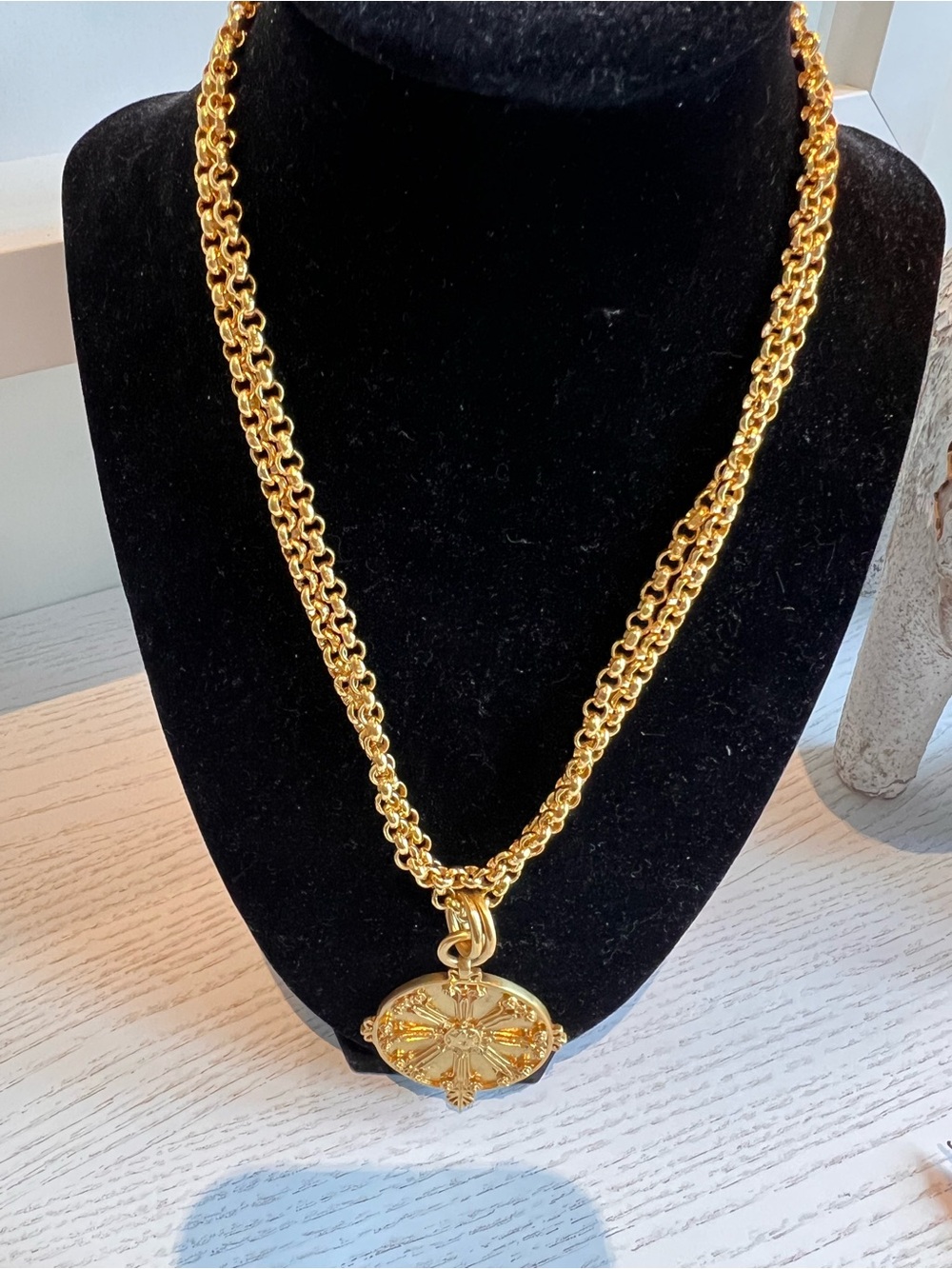 Julie Vos Meridian Gold Embossed Medallion Necklace & earring set - Picture 11 of 11